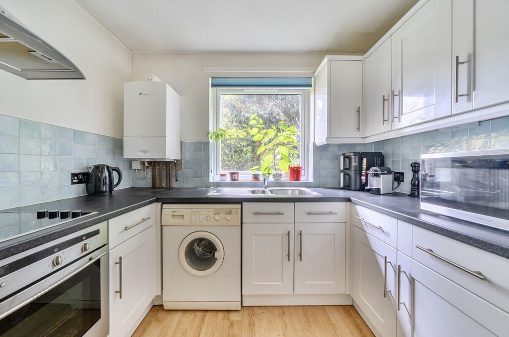 Property photo 3 of 11 1370548-19-68F109...