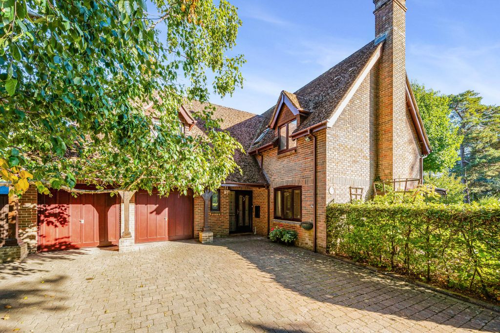 Property photo 1 of 20