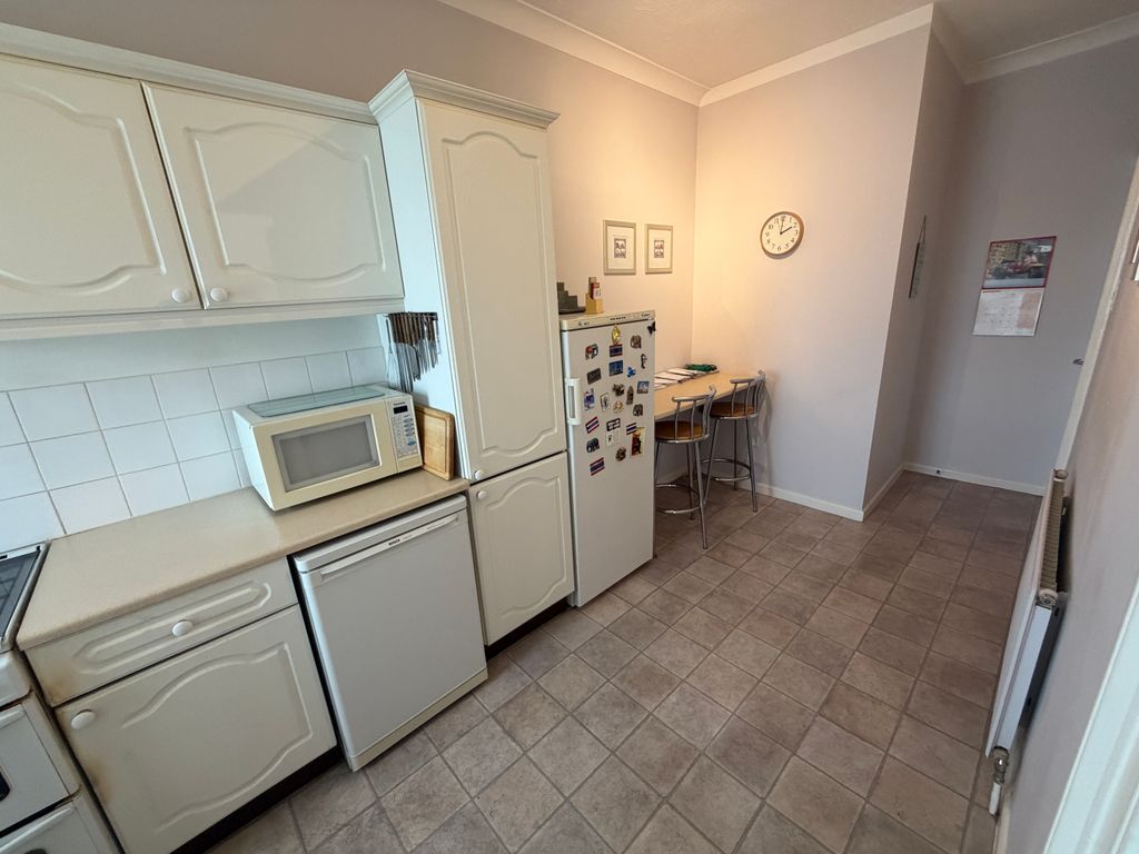 Property photo 2 of 9 Kitchen