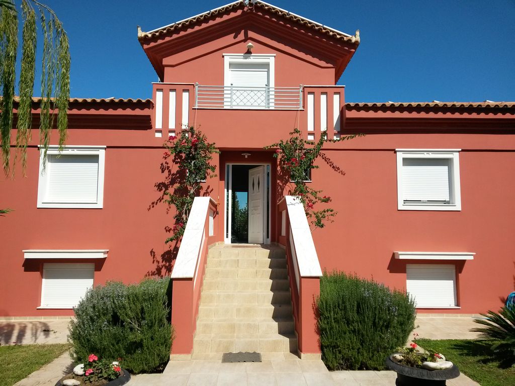 Property photo 1 of 18
