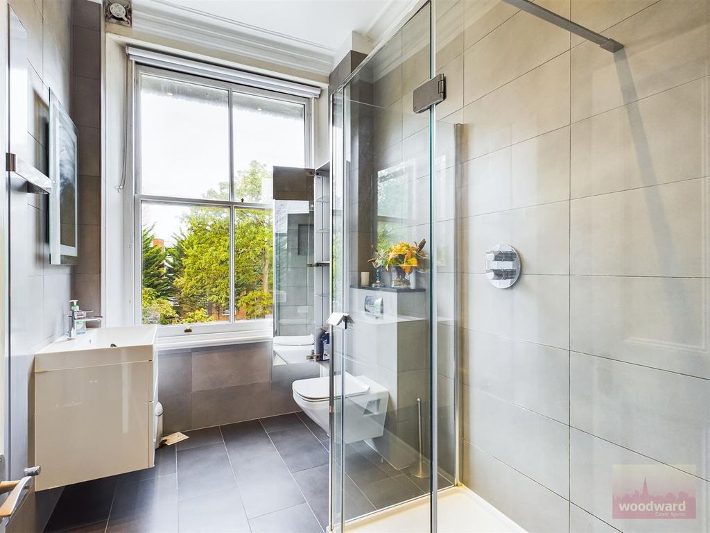 Property photo 3 of 20 Cam01320G0-Pr0121-Still009.Jpg