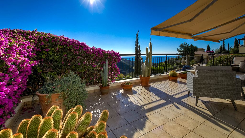 Property photo 1 of 40