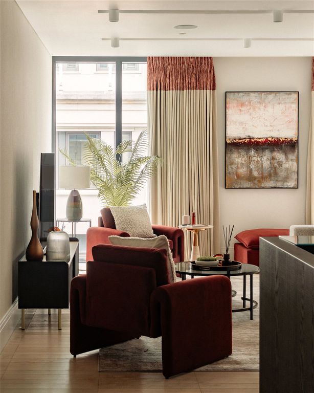 Property photo 3 of 24 Picture 3