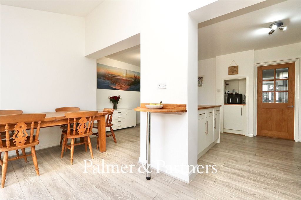 Property photo 3 of 31 Picture No. 17