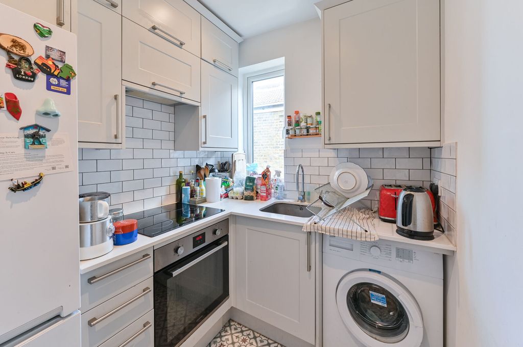 Property photo 3 of 12