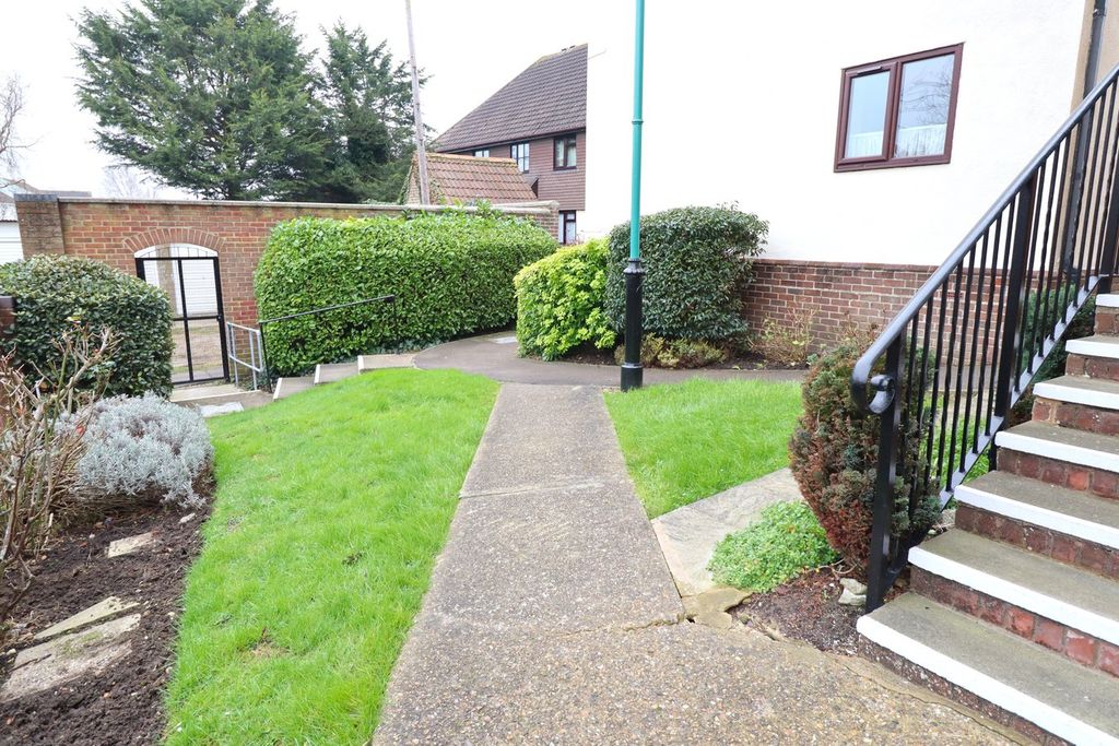 Property photo 3 of 18