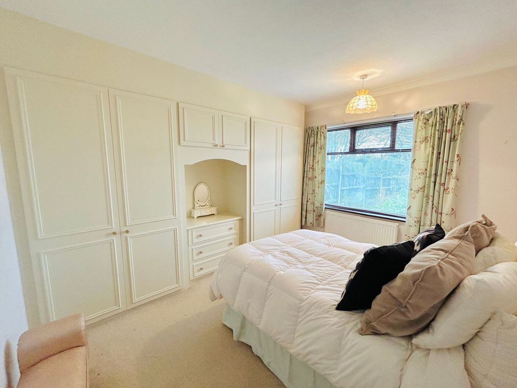 Property photo 3 of 25