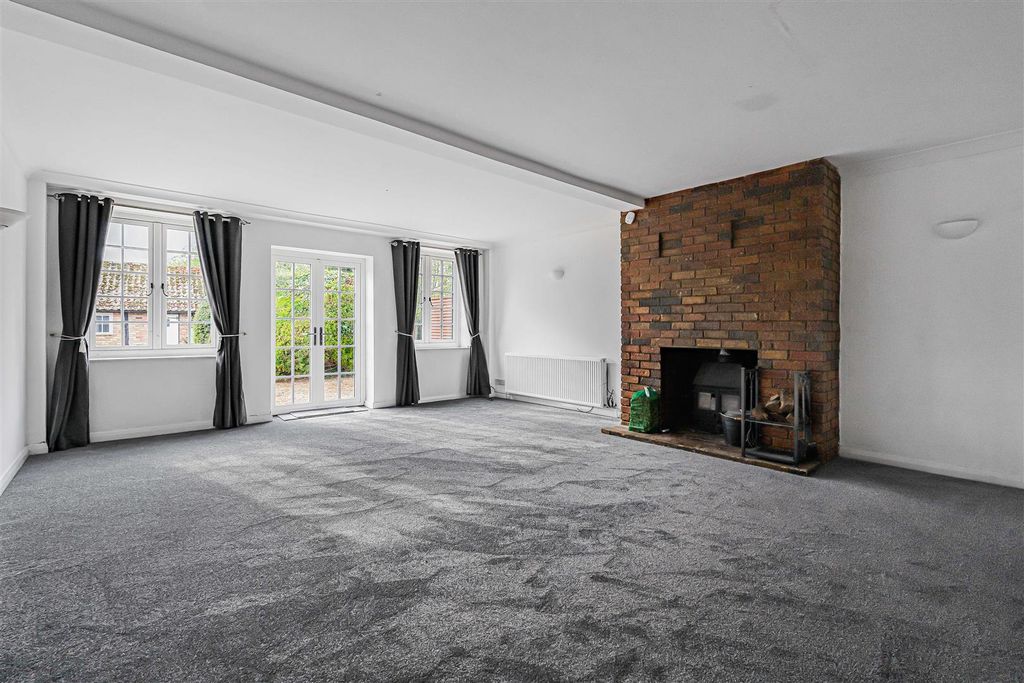 Property photo 2 of 44 43_65849.Jpg