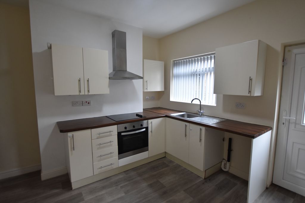 Property photo 3 of 12 Photo 11