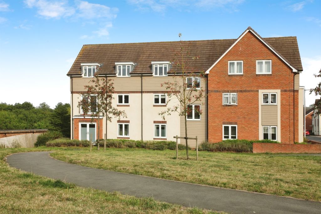 Property photo 2 of 19