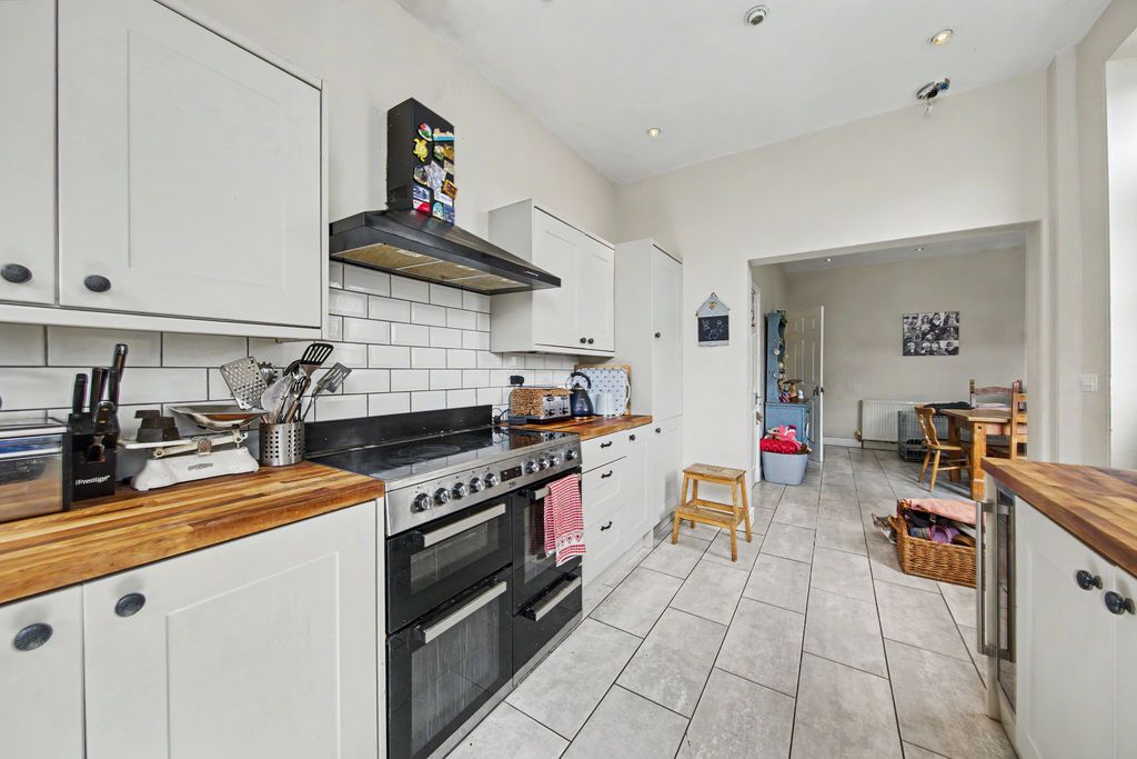 Property photo 2 of 29 Kitchen