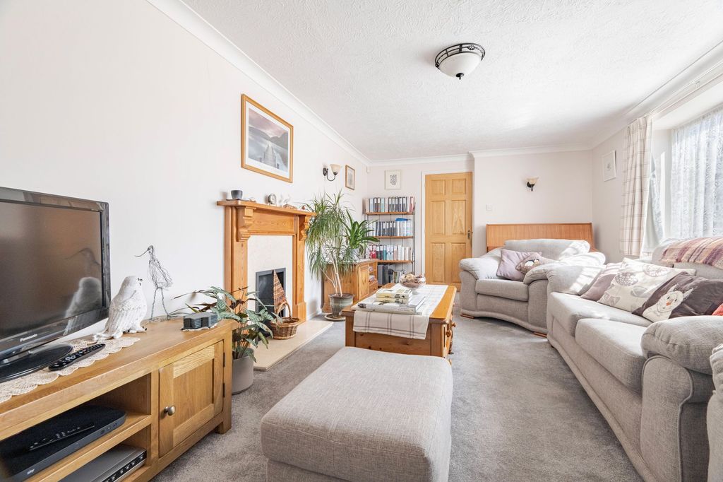 Property photo 2 of 19