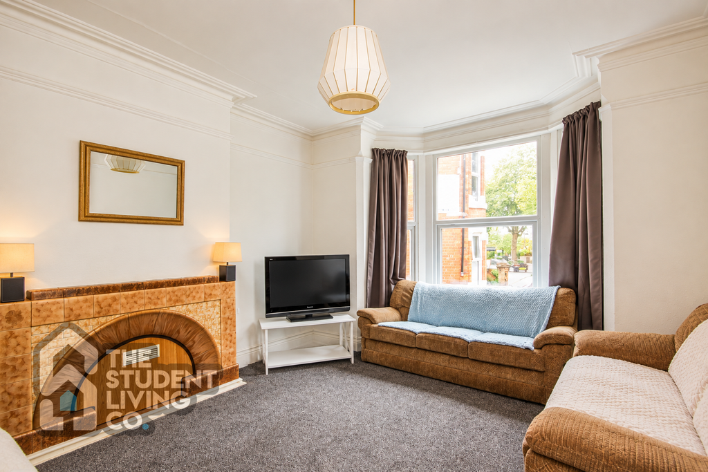 Property photo 2 of 15 c2B80645-8437-49E2-Baeb-36F1B5E00Ec0