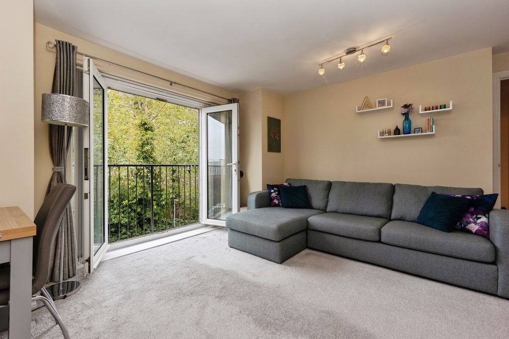 Property photo 1 of 18 Pbox-Img.Jpg