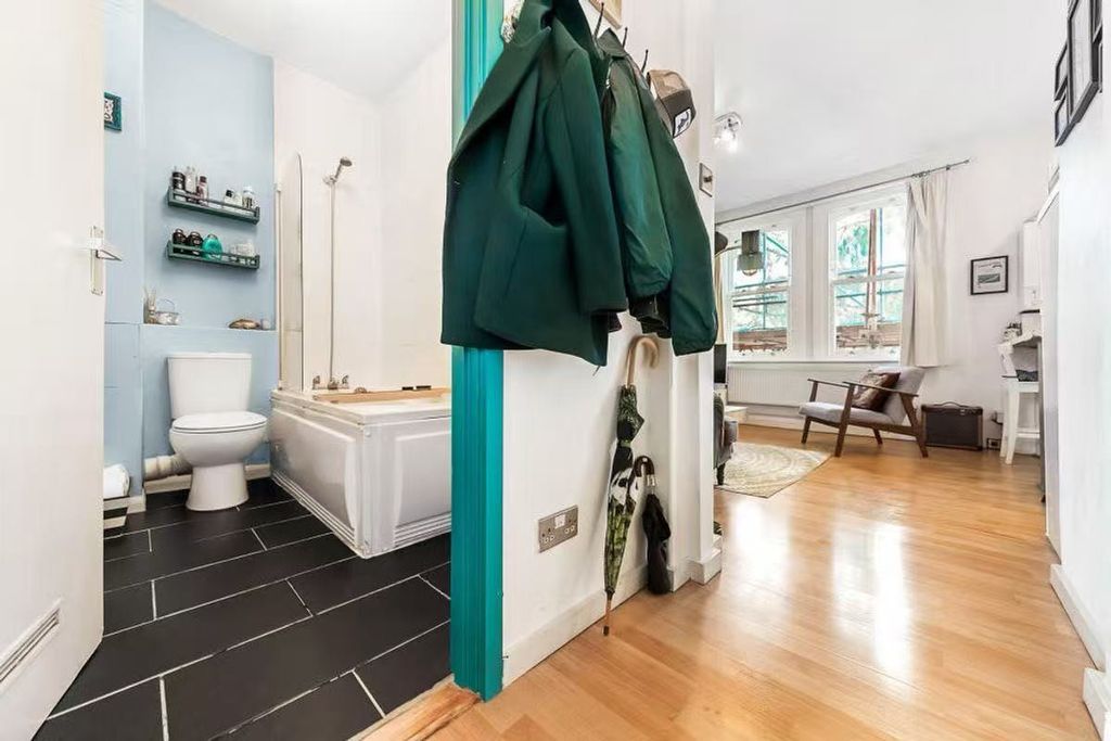 Property photo 3 of 7