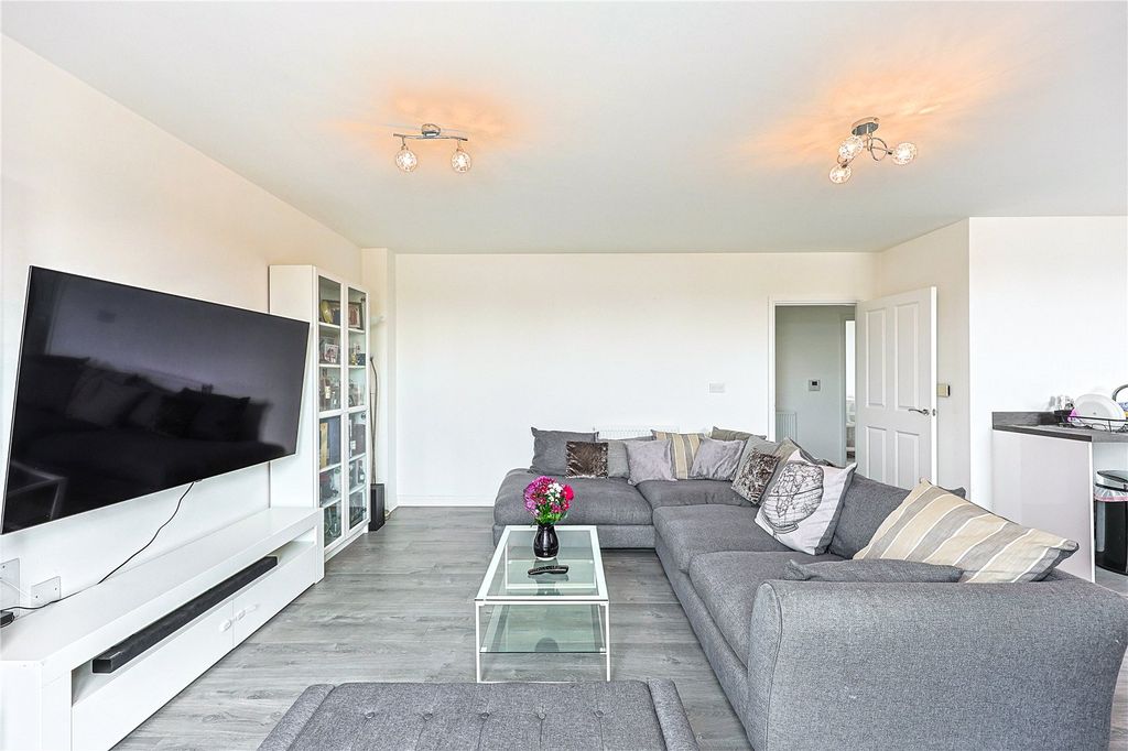 Property photo 2 of 16 Picture No. 03