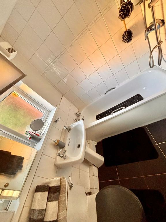 Property photo 3 of 8 Image 3