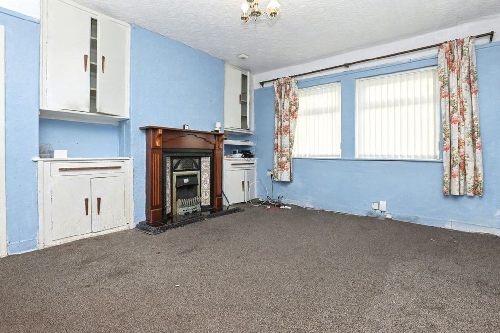 Property photo 2 of 16