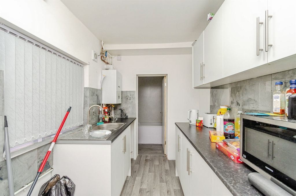 Property photo 3 of 17