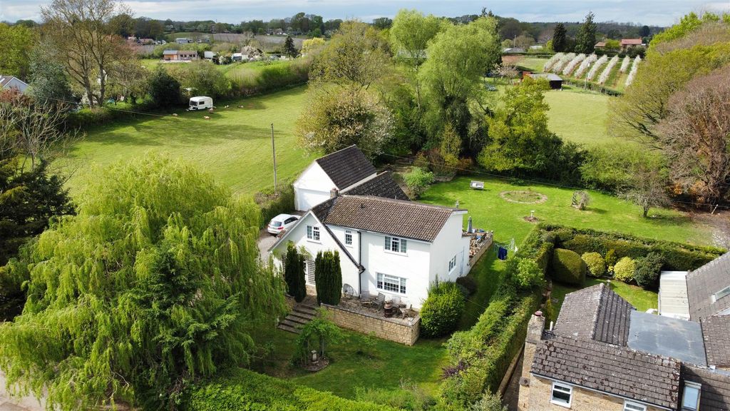 Property photo 2 of 35