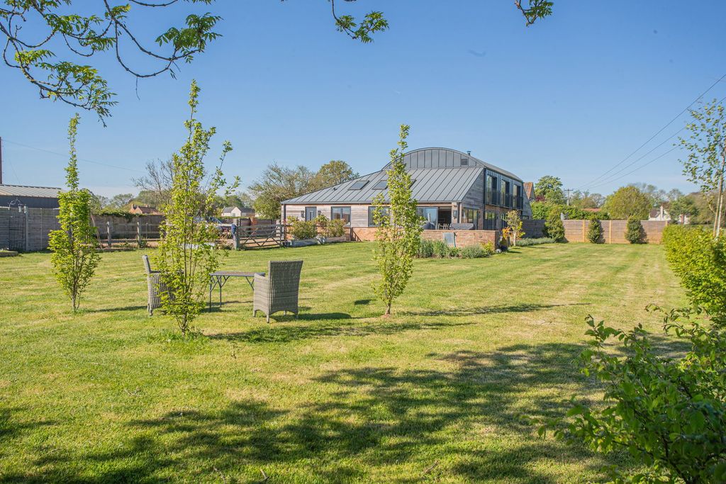 Property photo 1 of 25