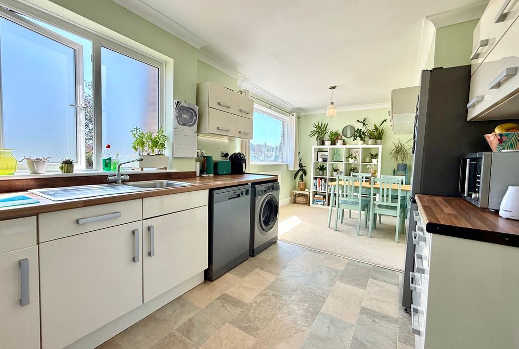 Property photo 2 of 16 Img_5938