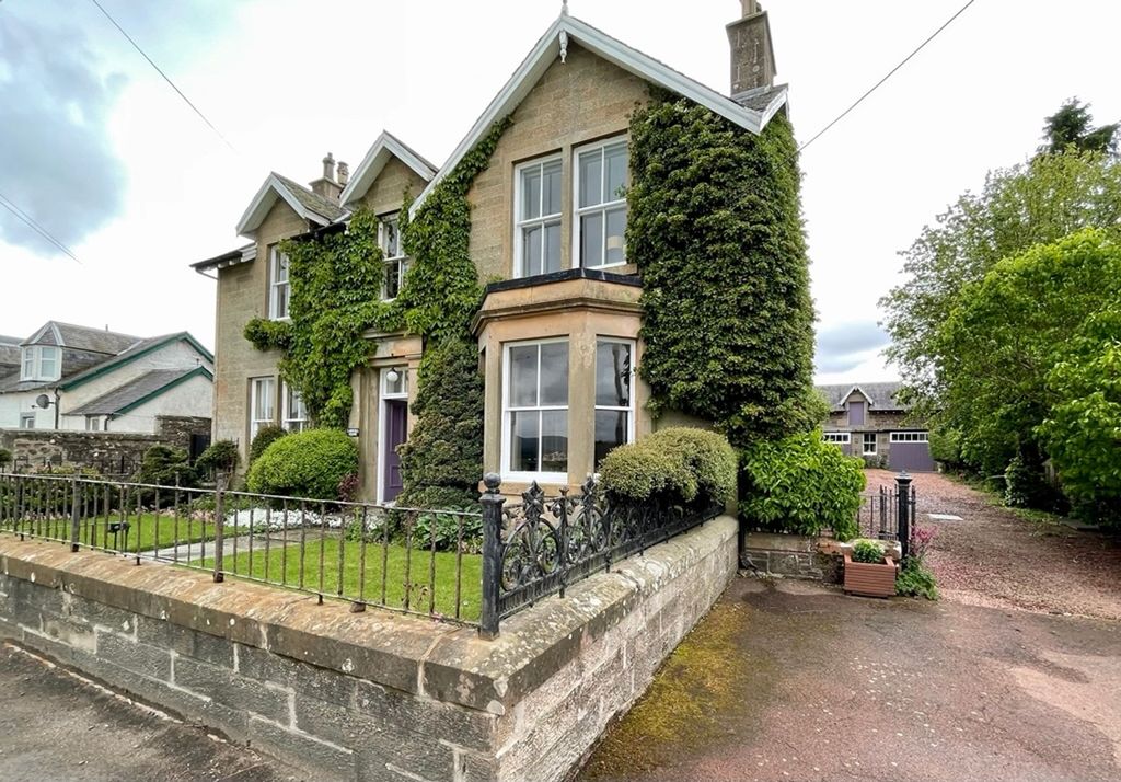 Property photo 1 of 39