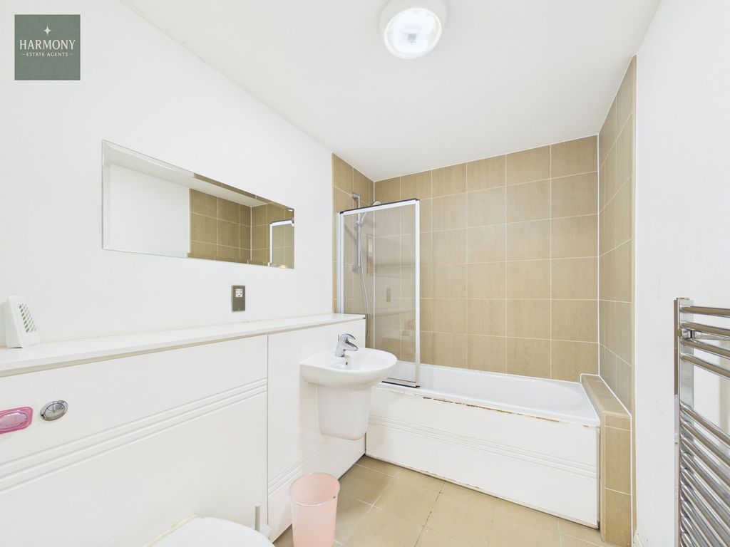 Property photo 3 of 4