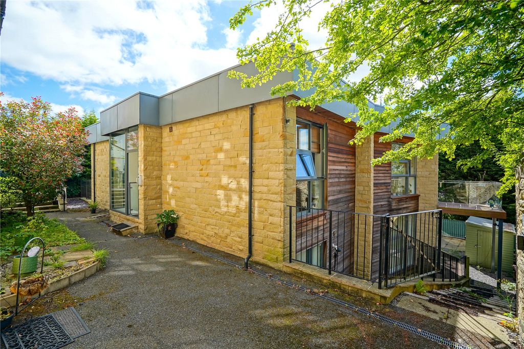 Property photo 2 of 16 Picture No. 28