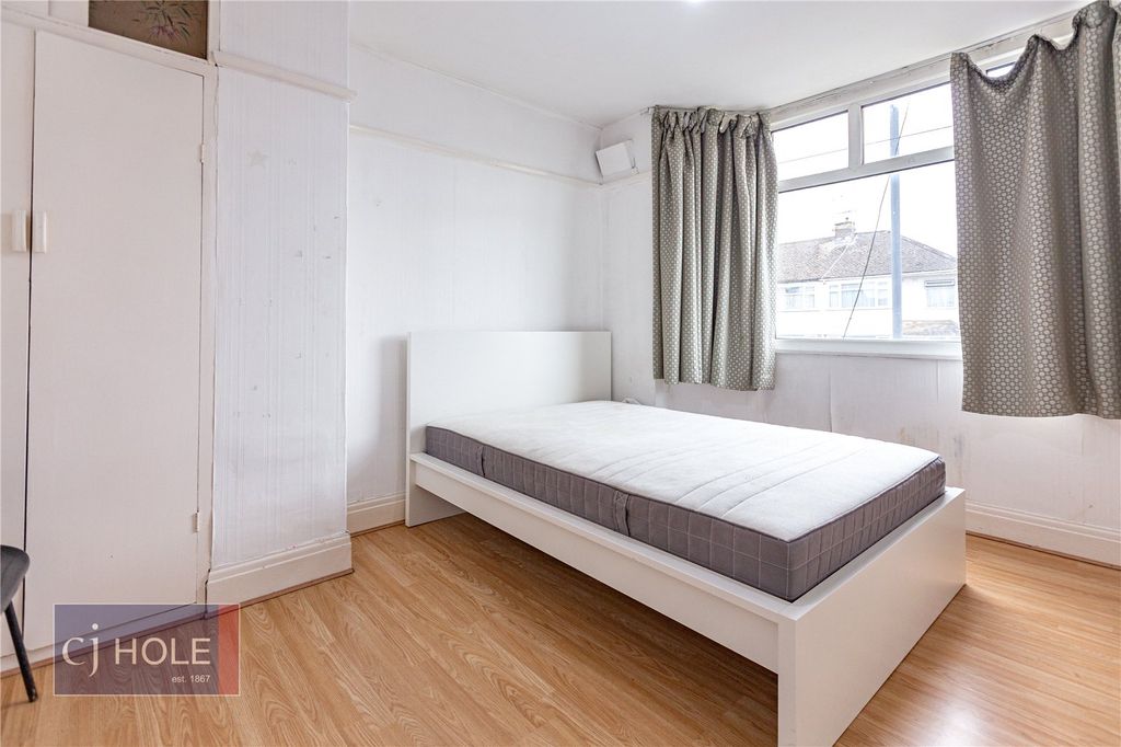 Property photo 2 of 16 Picture No. 20