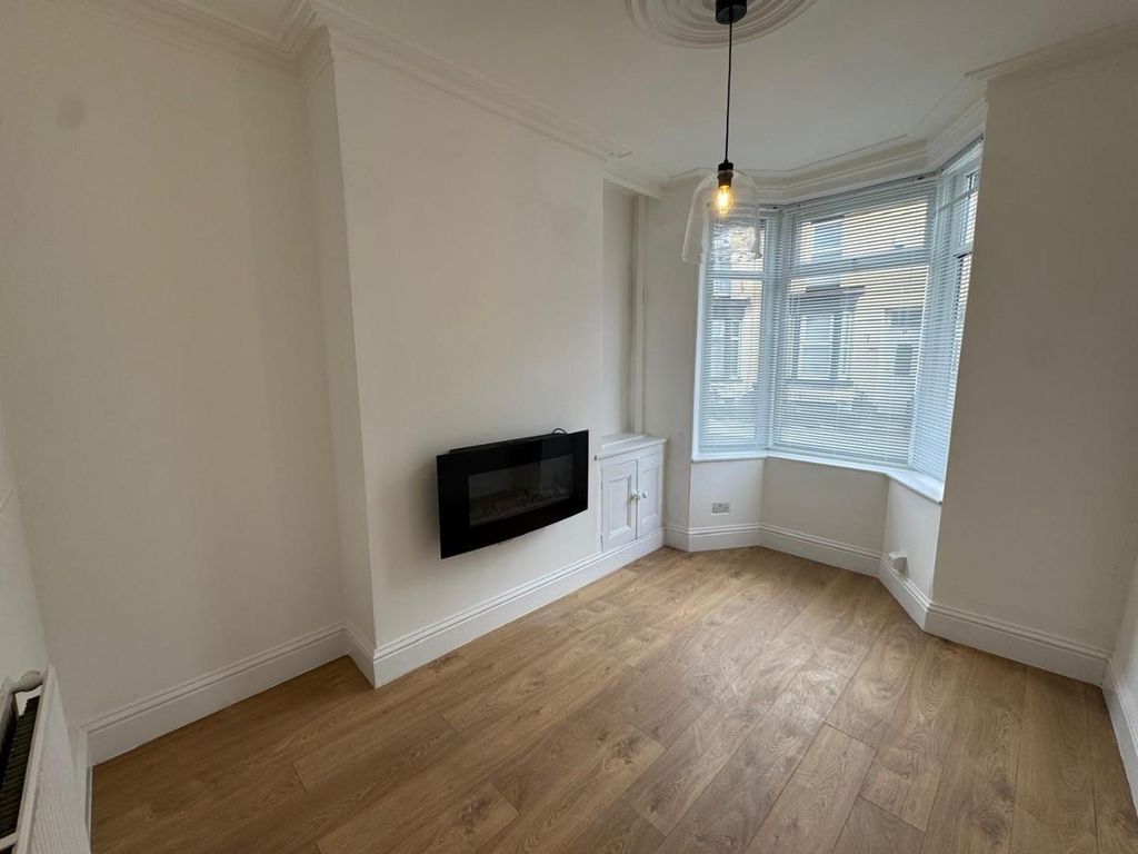 Property photo 3 of 9 5.Jpg
