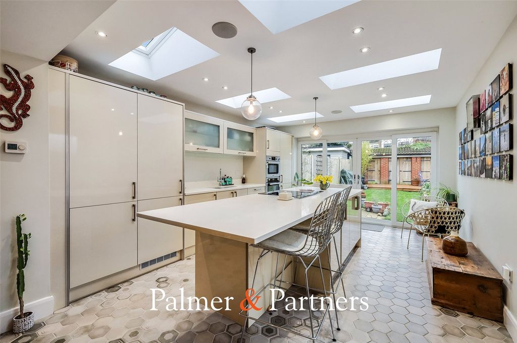 Property photo 1 of 25 Picture No. 02