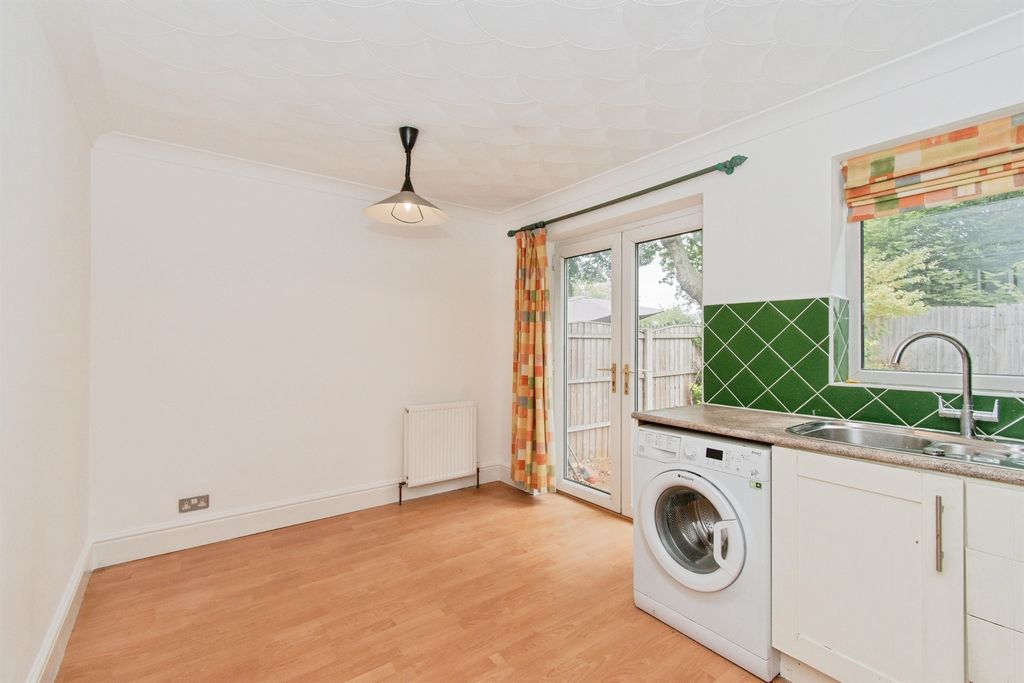 Property photo 3 of 11