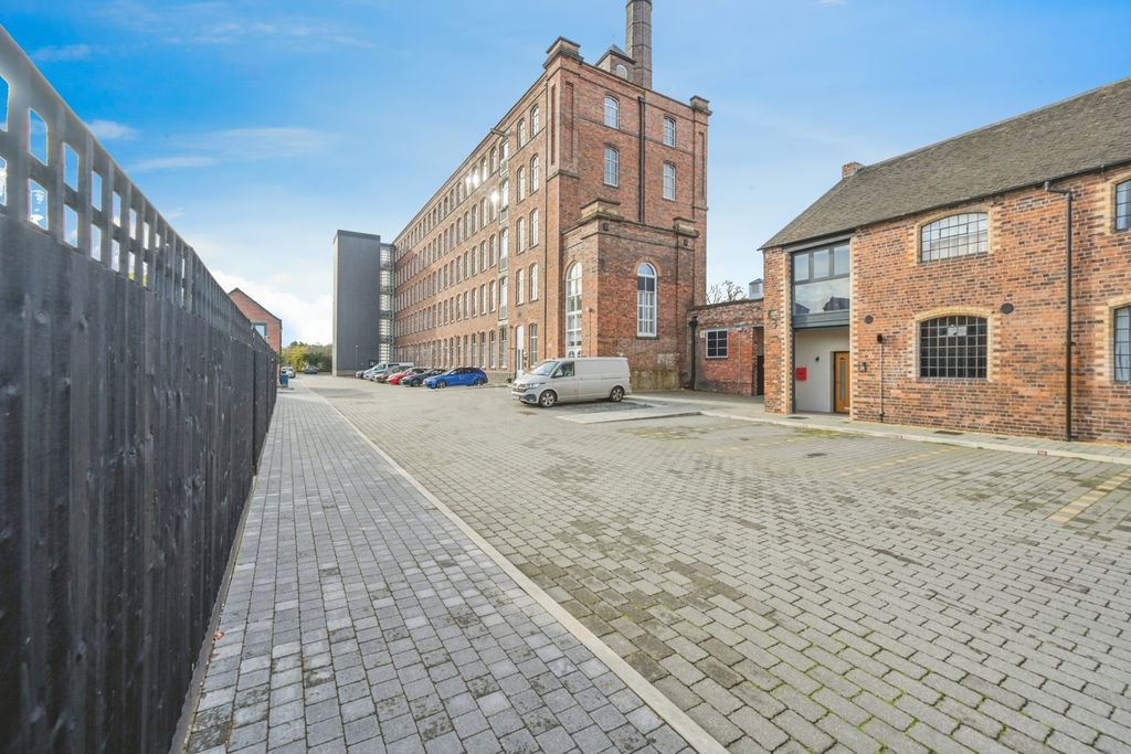 Property photo 1 of 17 Photo