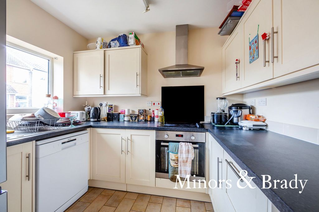 Property photo 2 of 14