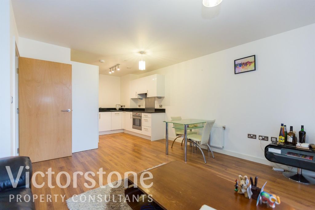 Property photo 2 of 12 3495253