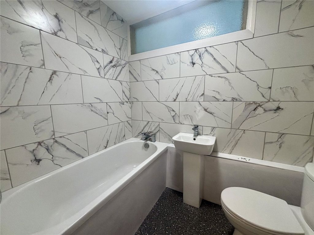 Property photo 3 of 6 Picture No. 06