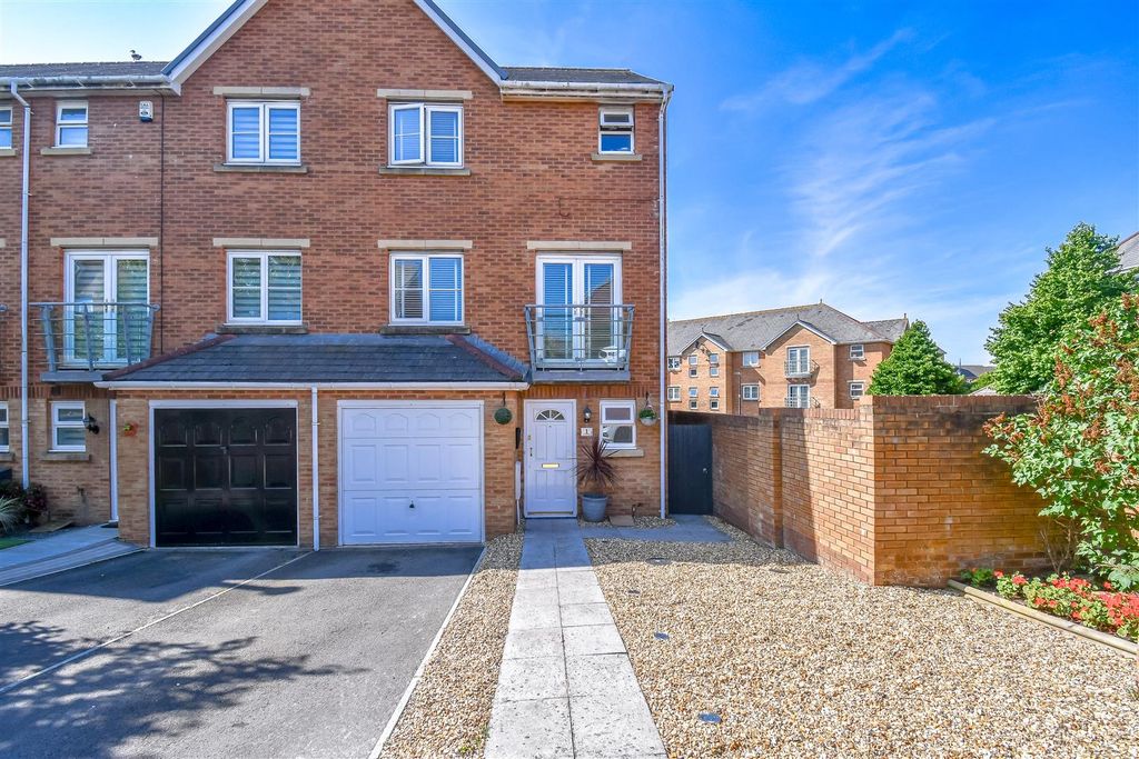 Property photo 1 of 31