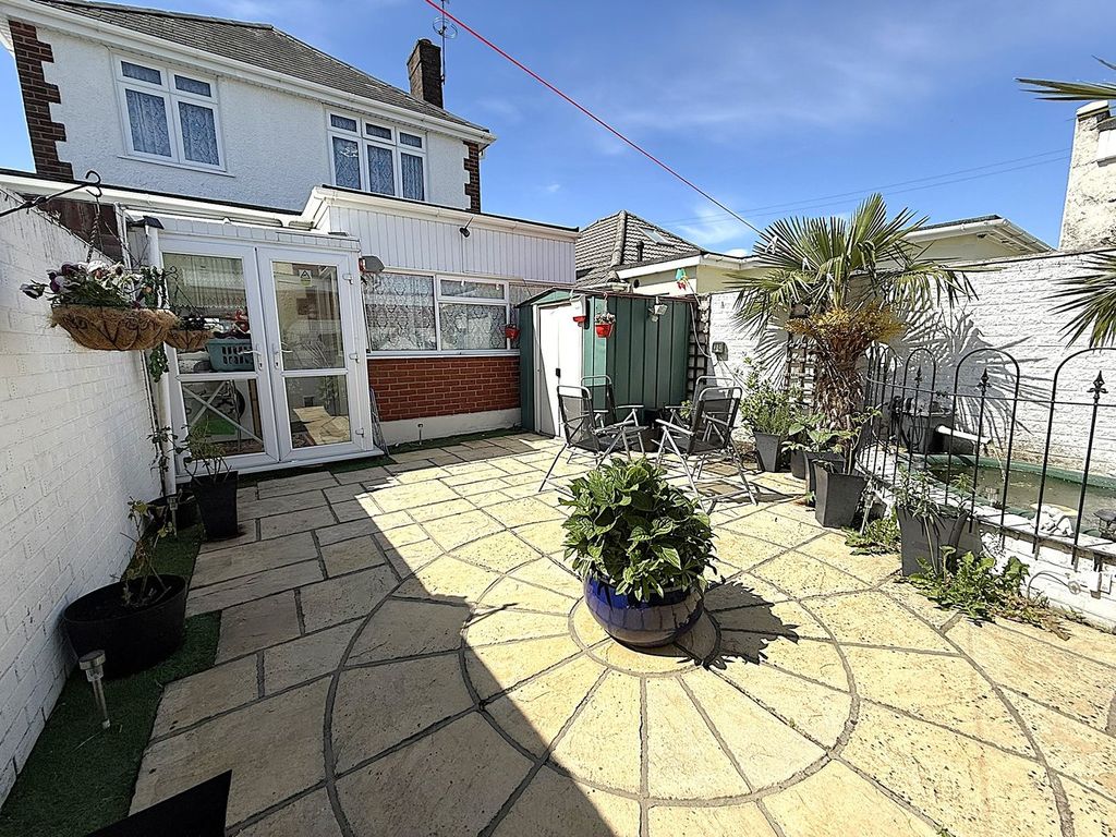 Property photo 2 of 25