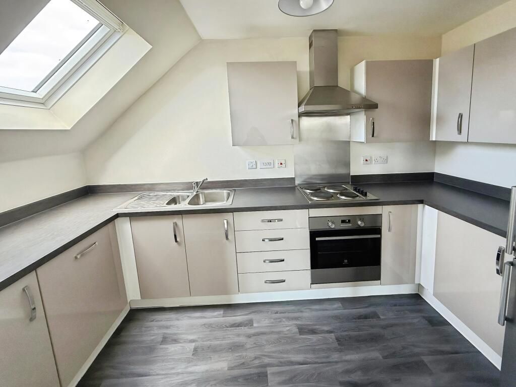 Property photo 2 of 8 Kitchen