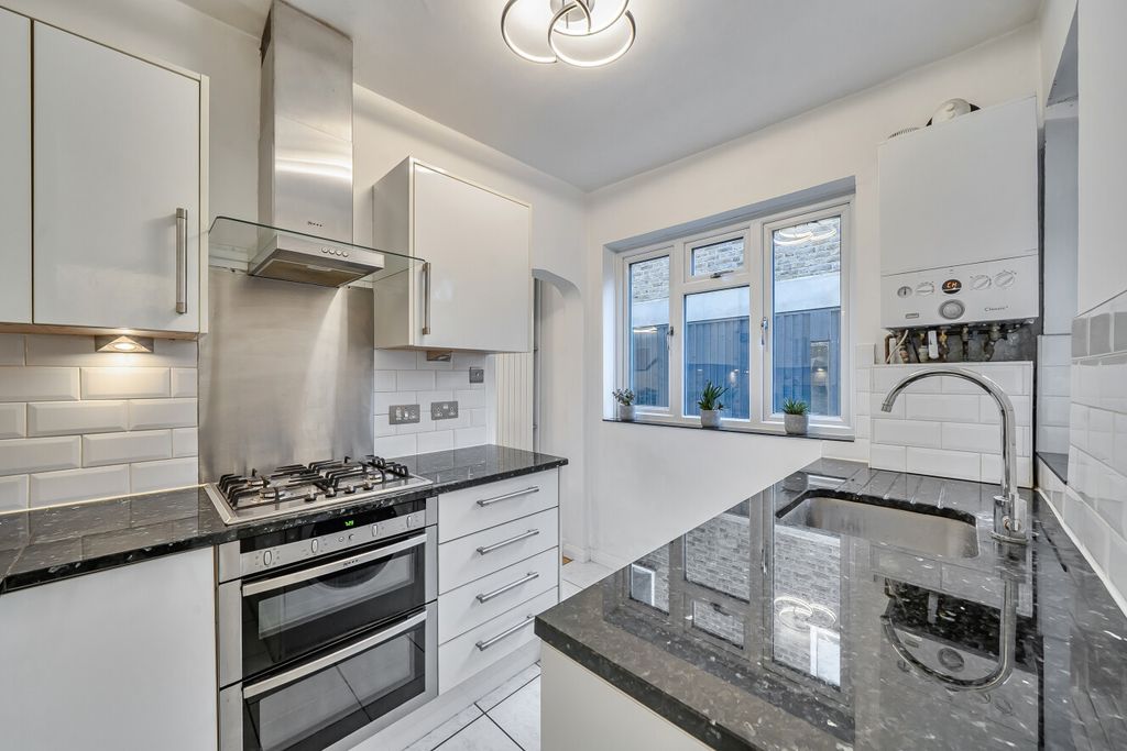 Property photo 2 of 14 1404215-10-6978c5...