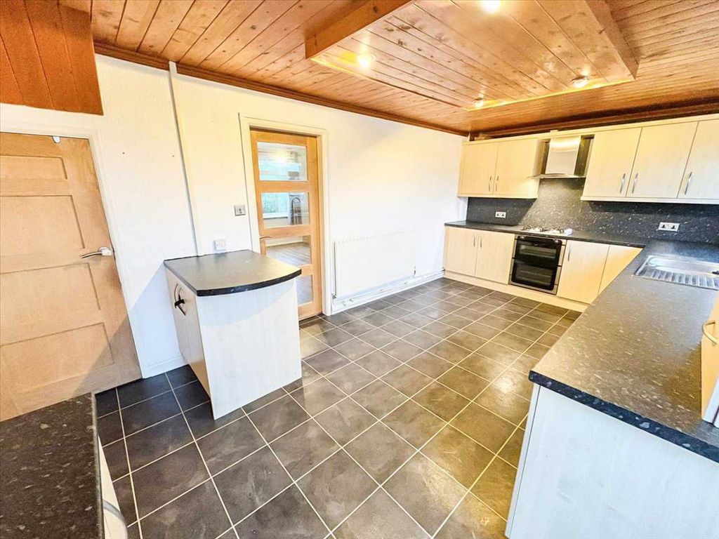 Property photo 3 of 26