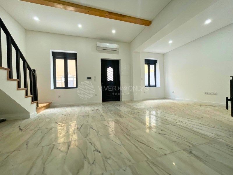 Property photo 3 of 59