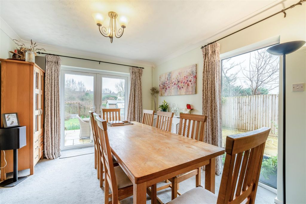 Property photo 3 of 53