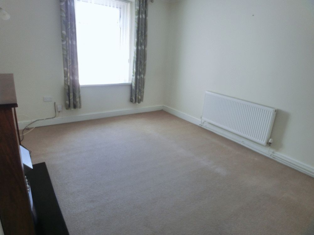 Property photo 3 of 15 Lounge