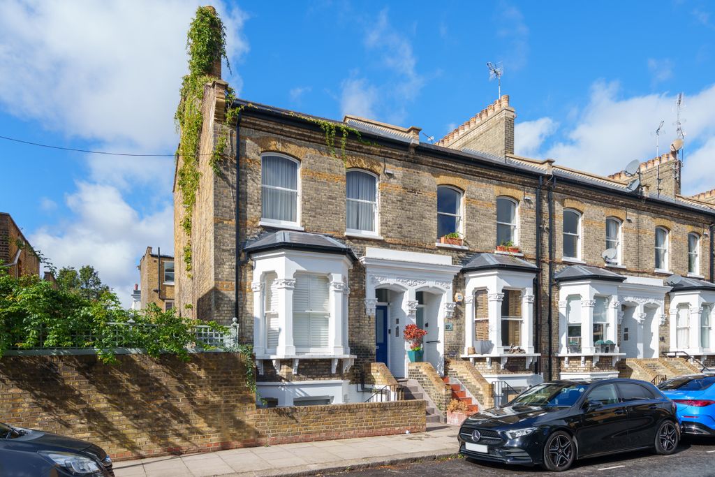 Property photo 1 of 7