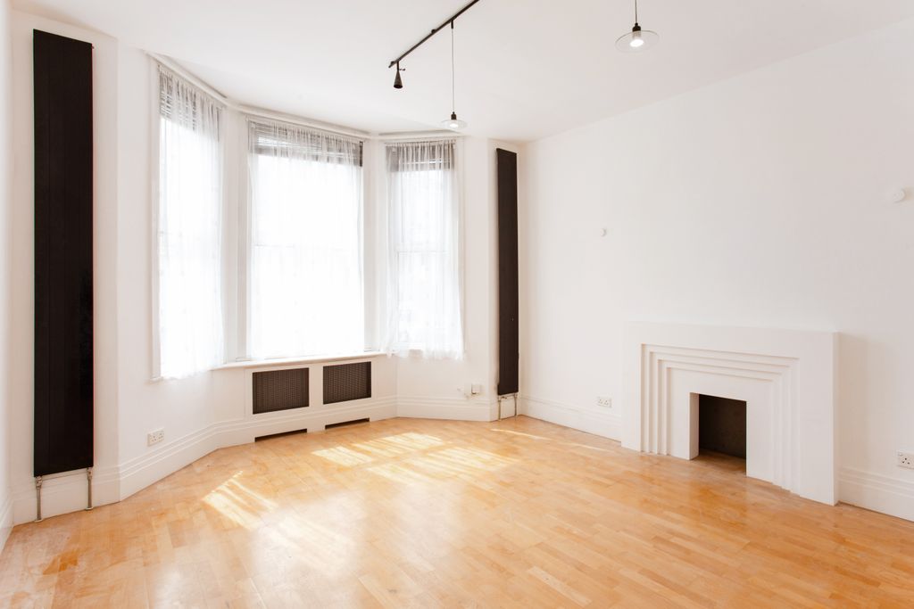 Property photo 3 of 9 Flat 1, 49 Warwick R