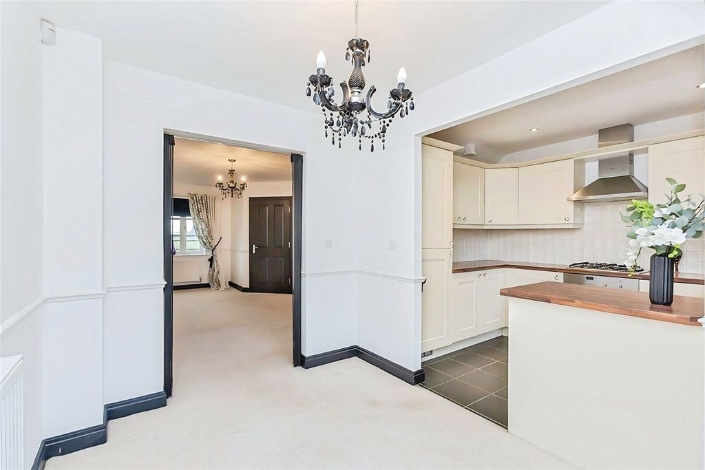 Property photo 3 of 14 Dining Room