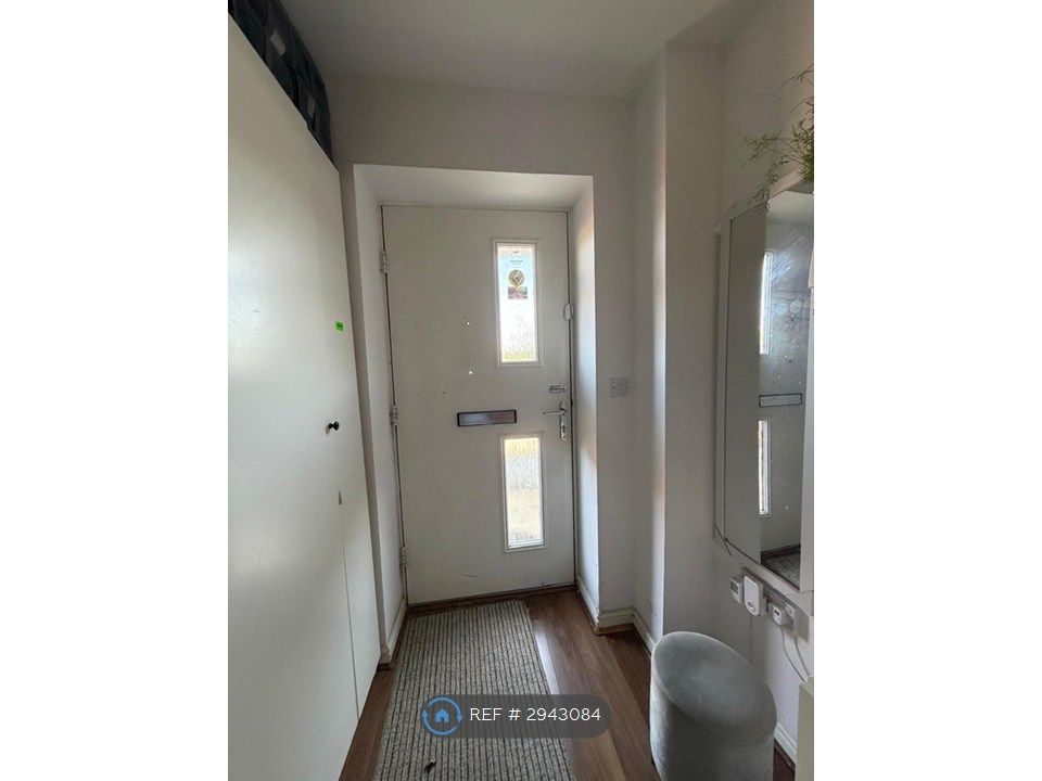 Property photo 2 of 35