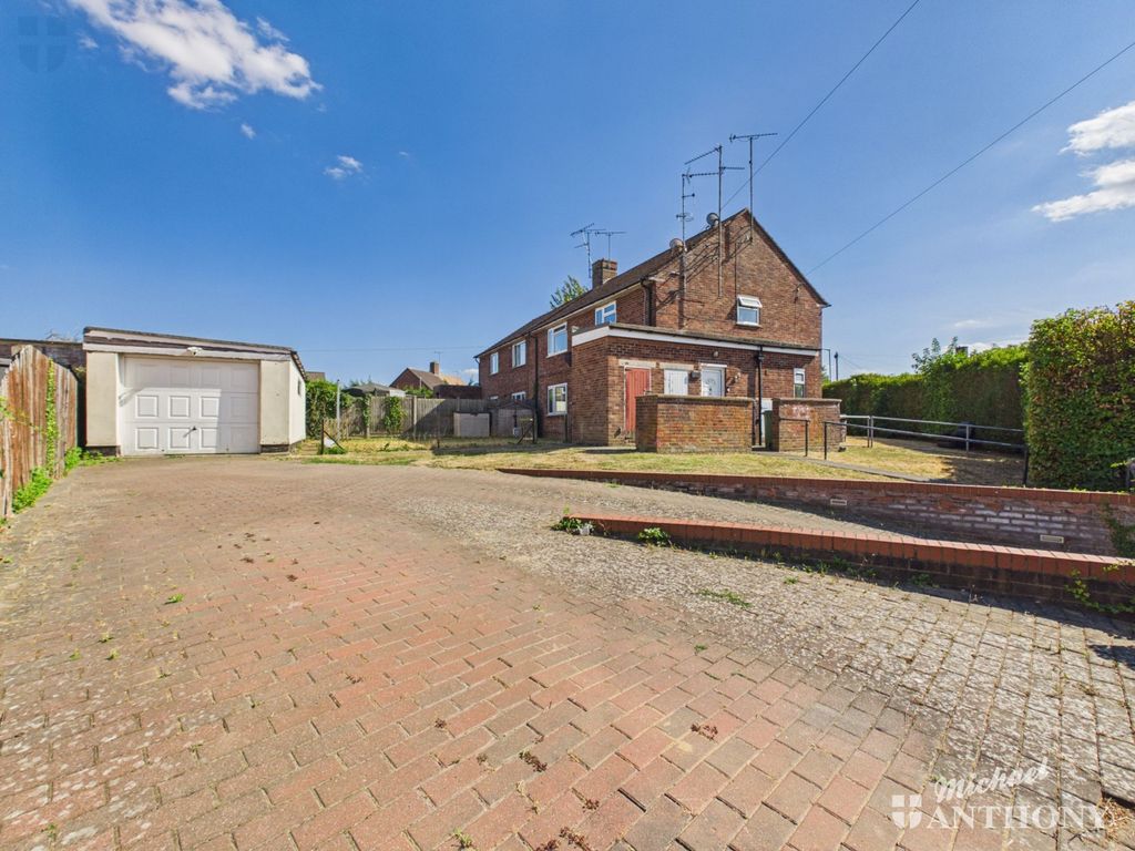 Property photo 1 of 8 Cam03852G0-Pr0743-Still010
